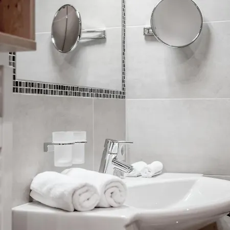 Elisabeth Superior 3*